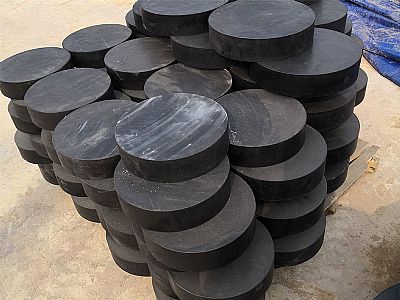 丽江板式橡胶支座由若干层橡胶片与薄钢板经加压硫化